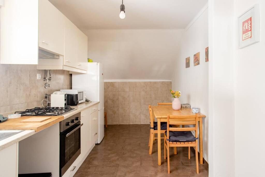 Vinaika Loft Apartment Оейраш Екстериор снимка